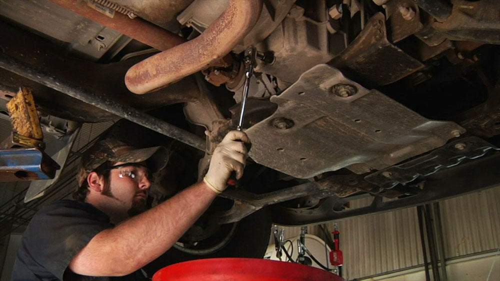 ¿Cómo ahorrar en el mantenimiento de nuestro coche? [VÍDEO]