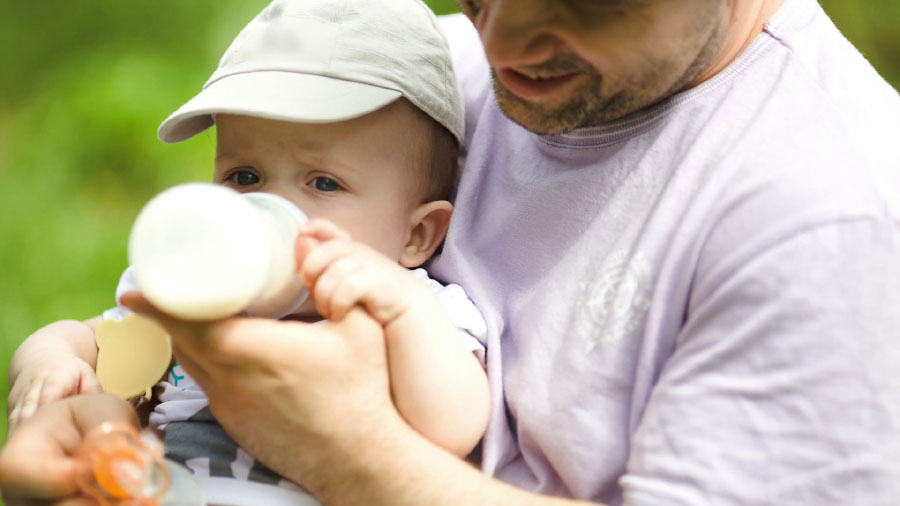 Permiso de paternidad: ¿por cuánto? ¿en qué condiciones? [VÍDEO]