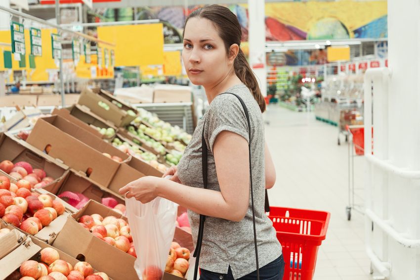 El principio del fin de las bolsas de plástico en los comercios