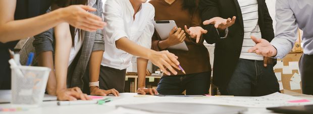 La brecha salarial entre hombres y mujeres se reduce pero perdura en toda Europa