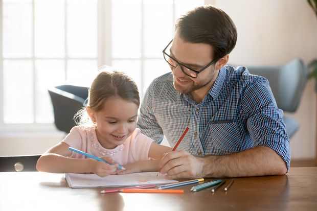 Bajas laborales y flexibilidad horaria para cubrir las cuarentenas infantiles