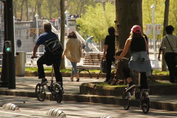 Los jóvenes cada vez apuestan más por la movilidad sostenible