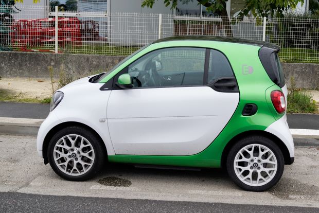 Carné de conducir B1 para coches eléctricos pequeños desde los 16 años