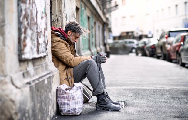 Una familia pobre tarda cuatro generaciones en llegar a la media económica del país