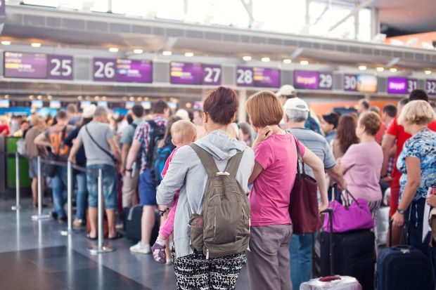 Cómo proceder en el aeropuerto ante retrasos, anulaciones o problemas de embarque