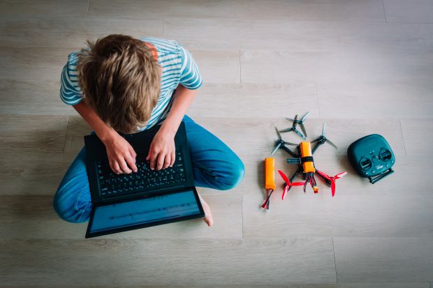 Educación virtual para iniciar a los jóvenes en las tecnologías