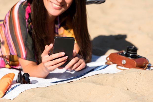 Consejos para que el móvil sobreviva al verano